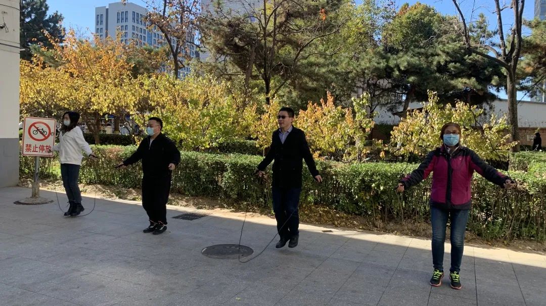 学院老师积极参与1.jpg